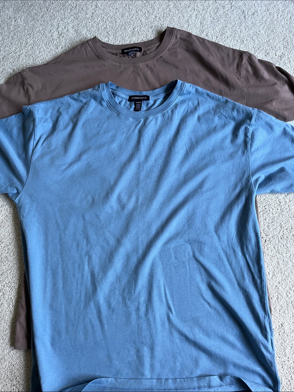 Beyond Yoga Short Sleeve Crew Tee in Light Blue and Brown -set